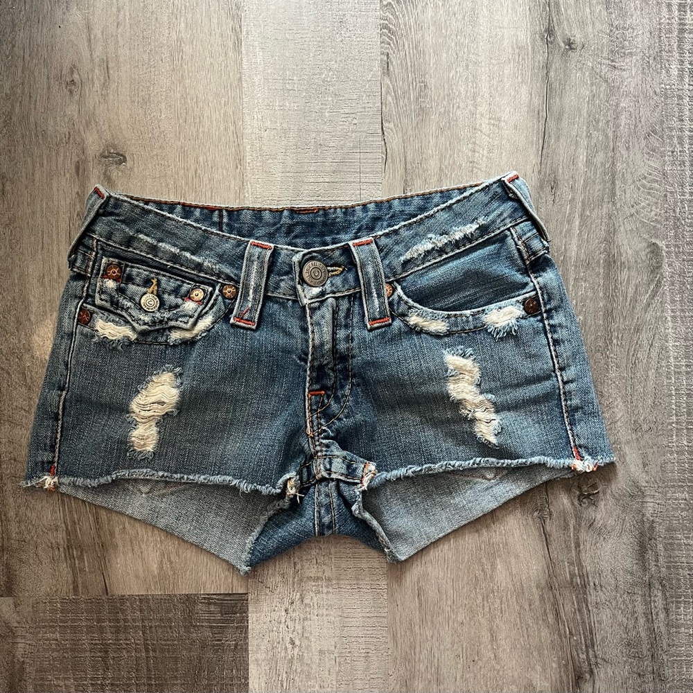 2000’s True Religion “Daisy Dukes” Size 25